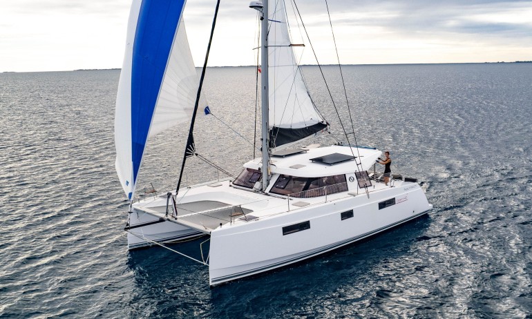 NAUTITECH OPEN 40 OWNER 4 CABINS 3
