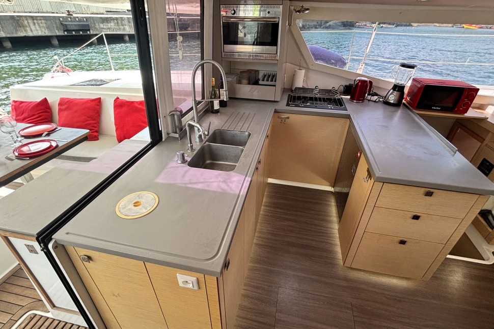 FOUNTAINE PAJOT HELIA 44 36