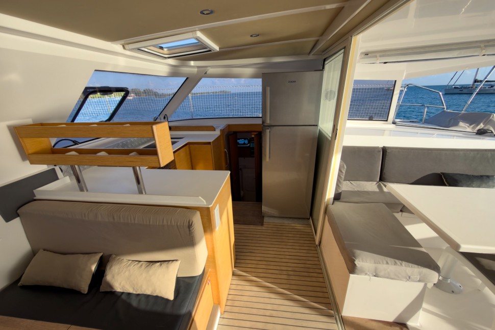 NAUTITECH OPEN 40 OWNER 4 CABINS 31