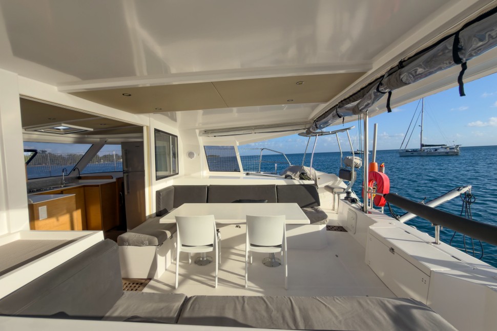 NAUTITECH OPEN 40 OWNER 4 CABINS 32