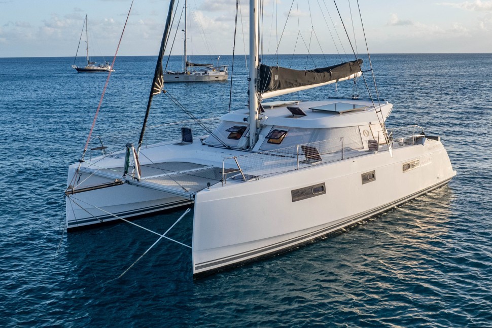 NAUTITECH OPEN 40 OWNER 4 CABINS 33