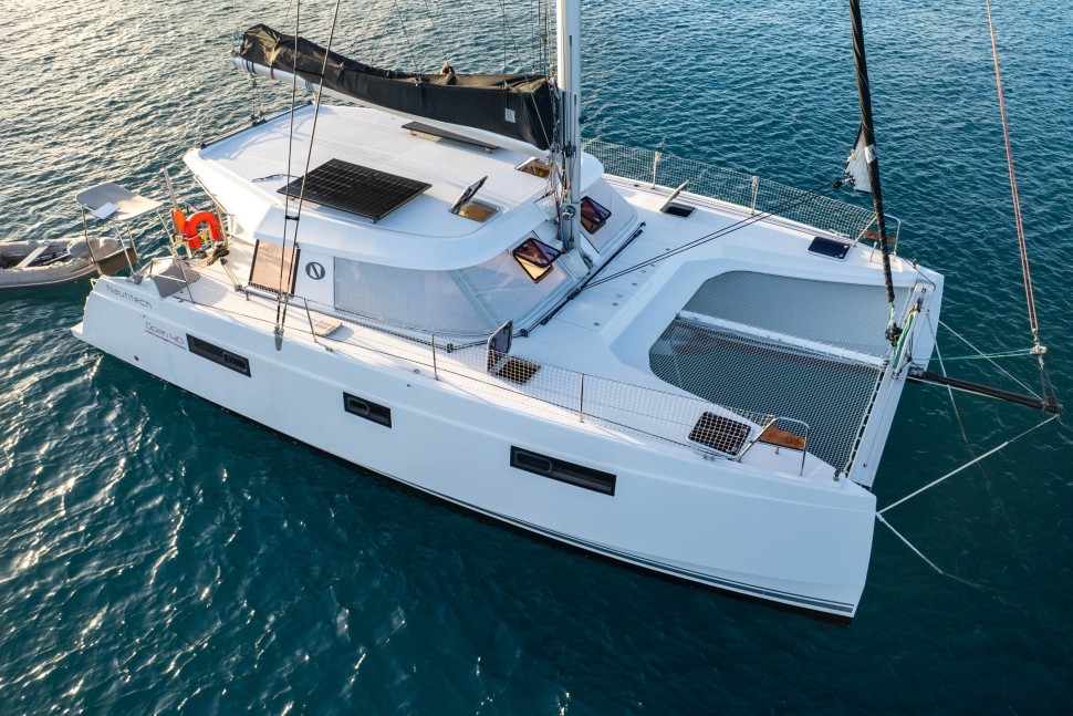 NAUTITECH OPEN 40 OWNER 4 CABINS 37