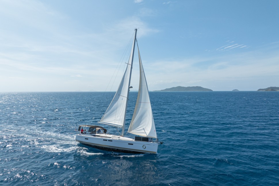 jeanneau sun odyssey 469 03 sailing close hauled2