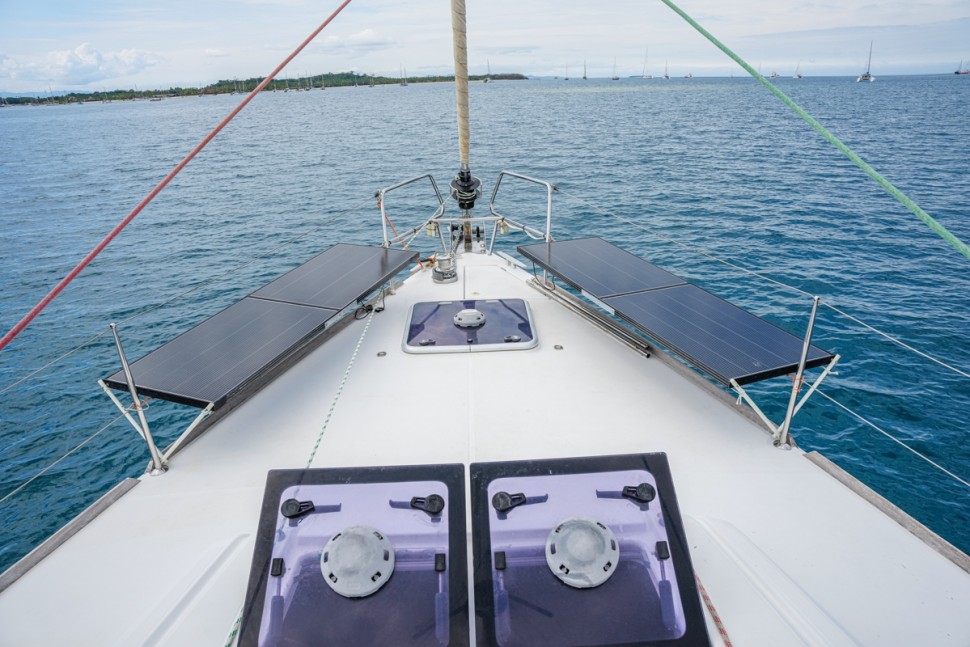 jeanneau sun odyssey 469 11 foredeck solar panels2