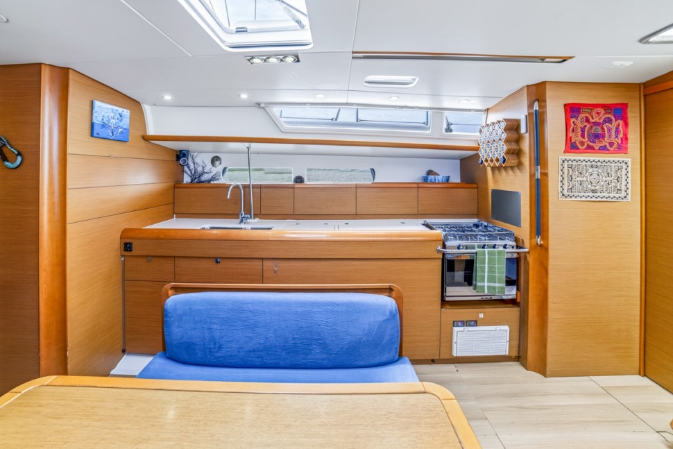 jeanneau sun odyssey 469 14 galley stove sink2