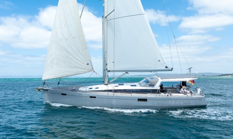 01 beneteau sense 51 twice sailing profile