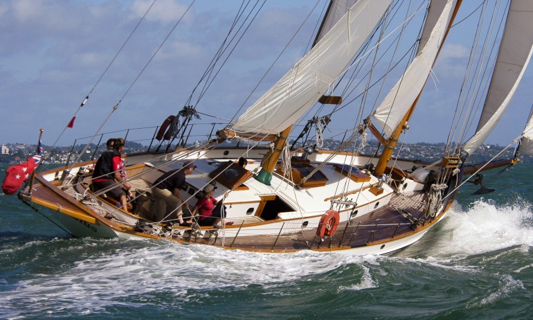 Alden Schooner 25