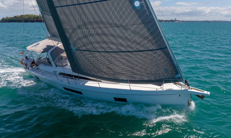 Beneteau Oceanis 52.1 3 exterior