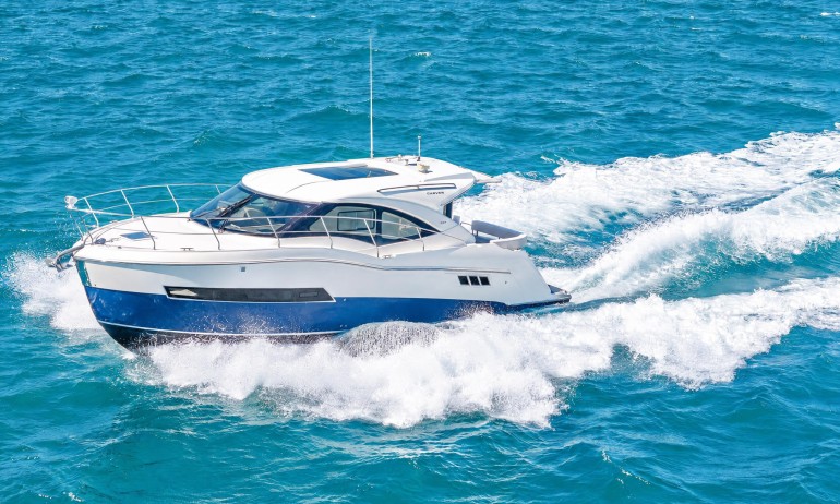 Carver 37 1 port bow