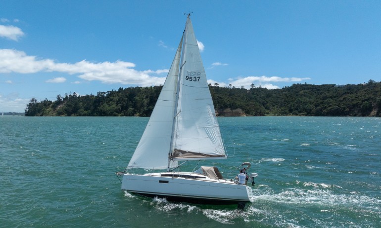 Jeanneau 349 Vegabond 9