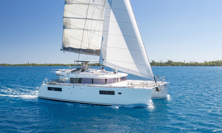 Lagoon 450 Mae For Sale with 36° Brokers tahiti