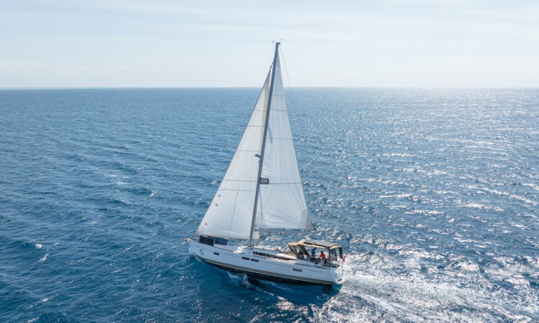 jeanneau sun odyssey 469 01 sailing upwind