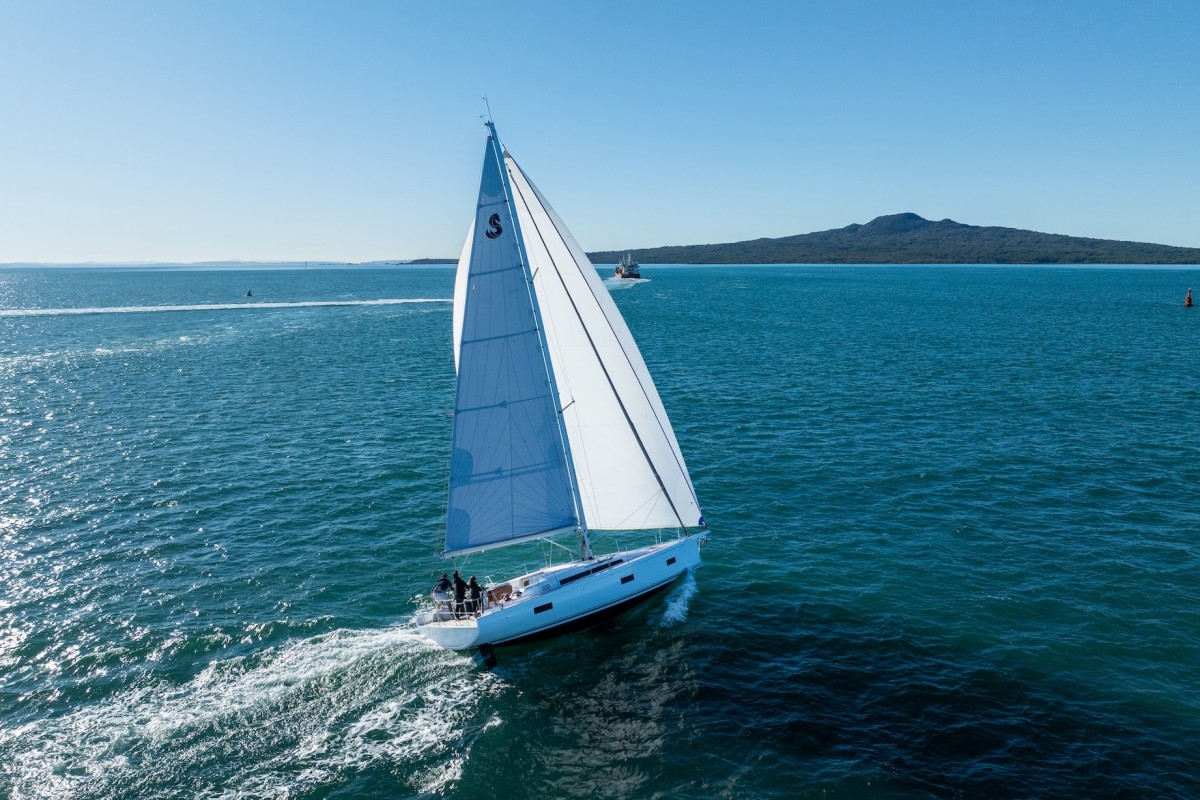 Beneteau First 44 sailing