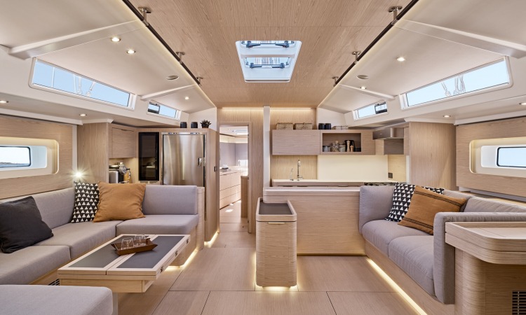 12. OceanisYacht60 Interior