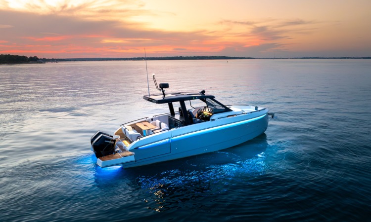 14 beneteau gran turismo 35 alpine side profile underwater lights sunset2