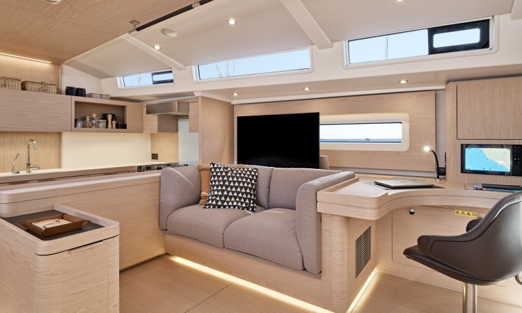 20. OceanisYacht60 Interior