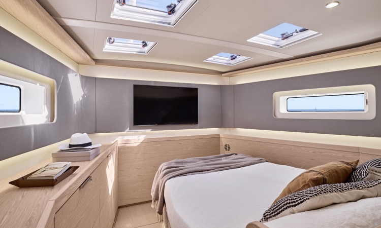 21. OceanisYacht60 Interior