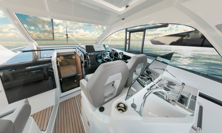 Beneteau Gran Turismo 32 cockpit 4