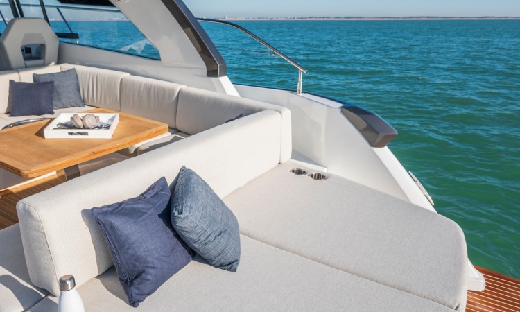 Beneteau Gran Turismo 41 exterior 8