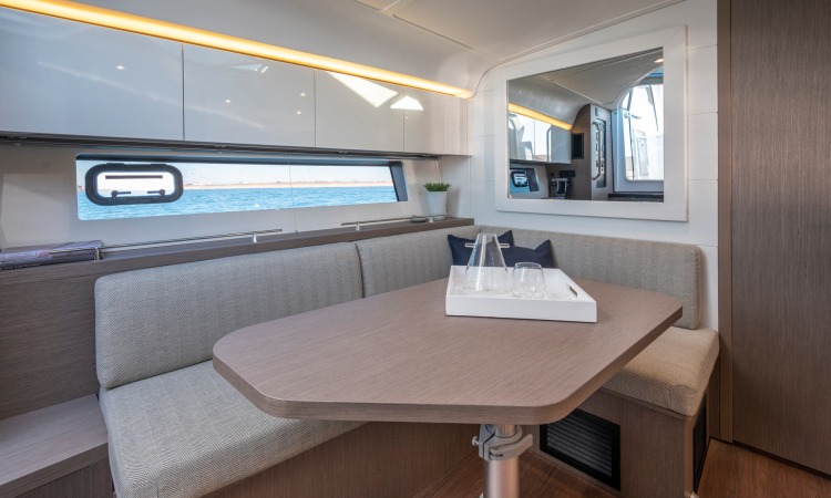 Beneteau Gran Turismo 41 interior 10