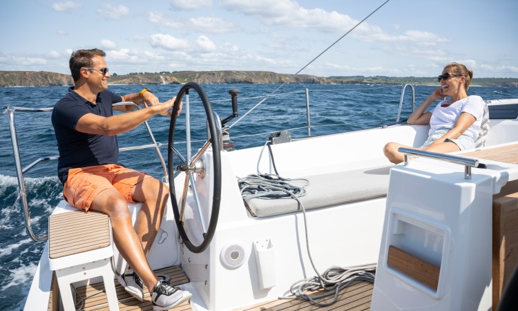Beneteau Oceanis 38.1 9