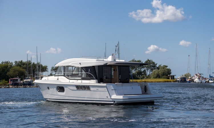 Beneteau Swift Trawler 41 Sedan 10