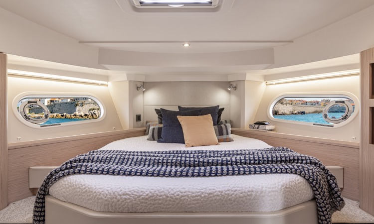 Beneteau Swift Trawler 41 master cabin 3