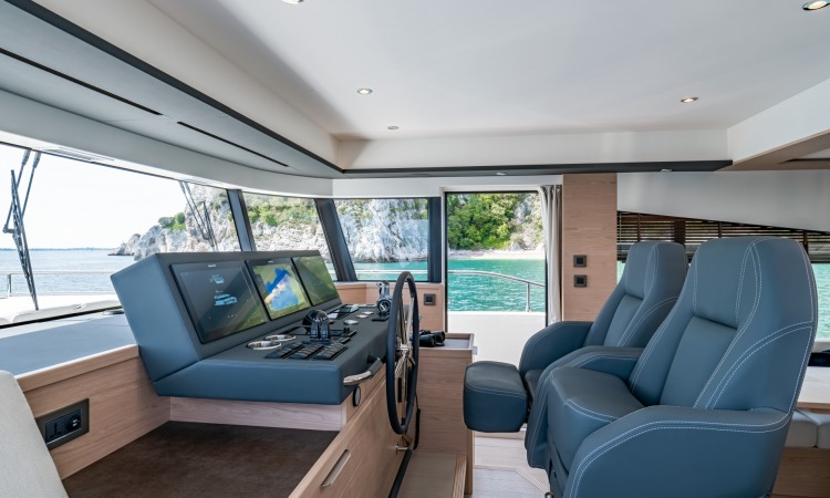 Grand Trawler 62 interior 41