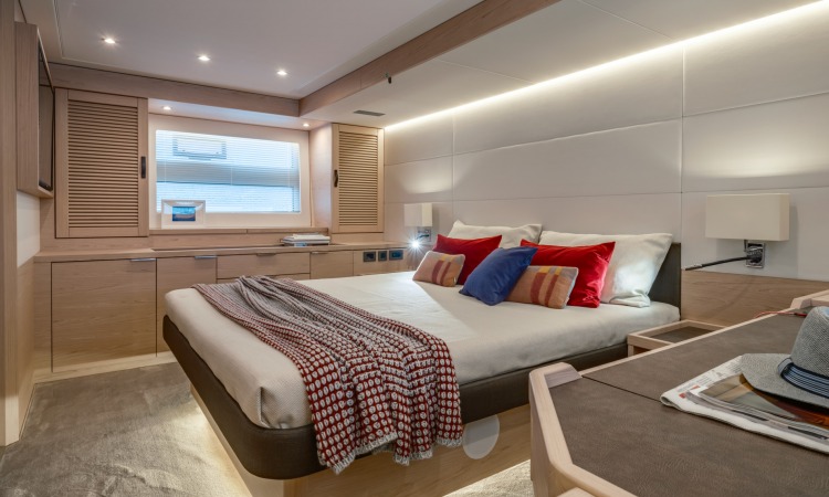 Grand Trawler 62 interior 7