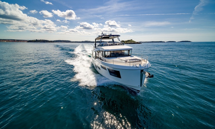 Grand Trawler 63 33