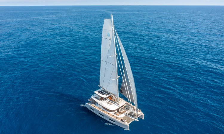 LAGOON 60 EXTERIOR 4