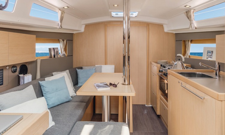 OC35.1 NCL4931 fullHD 2.jpg 1832px