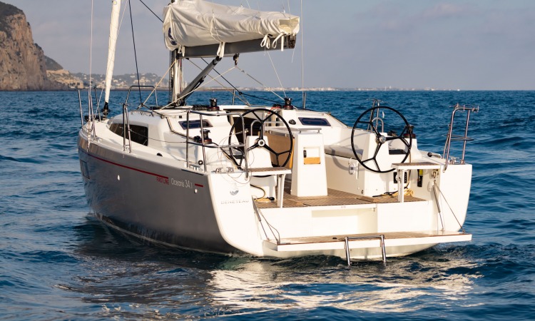 Oceanis 34.1 anchor 4