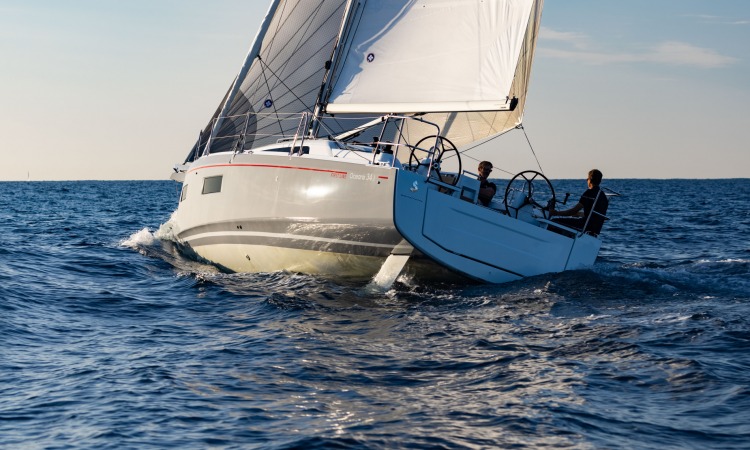 Oceanis 34.1 navigation 12