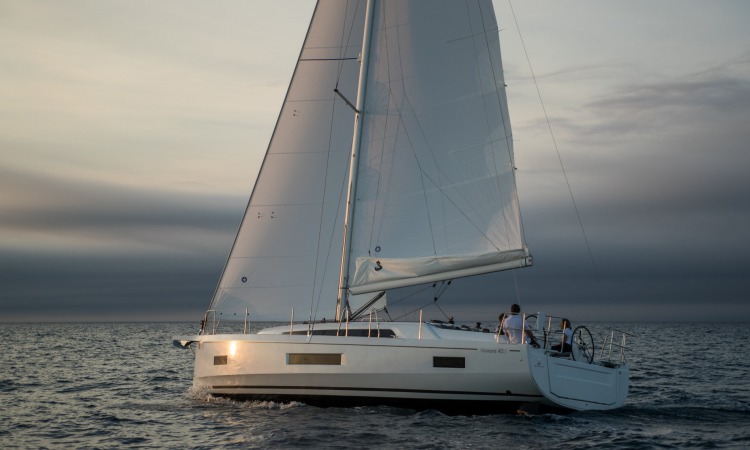 Oceanis 40.1 sailing 10