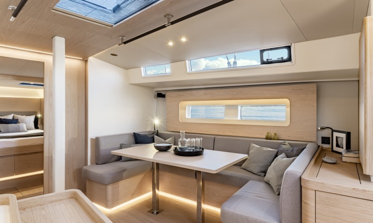 Oceanis Yacht 54 interior 13