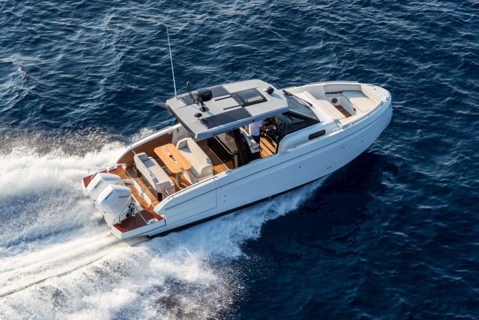 01 beneteau gran turismo 35 running shot aerial cockpit