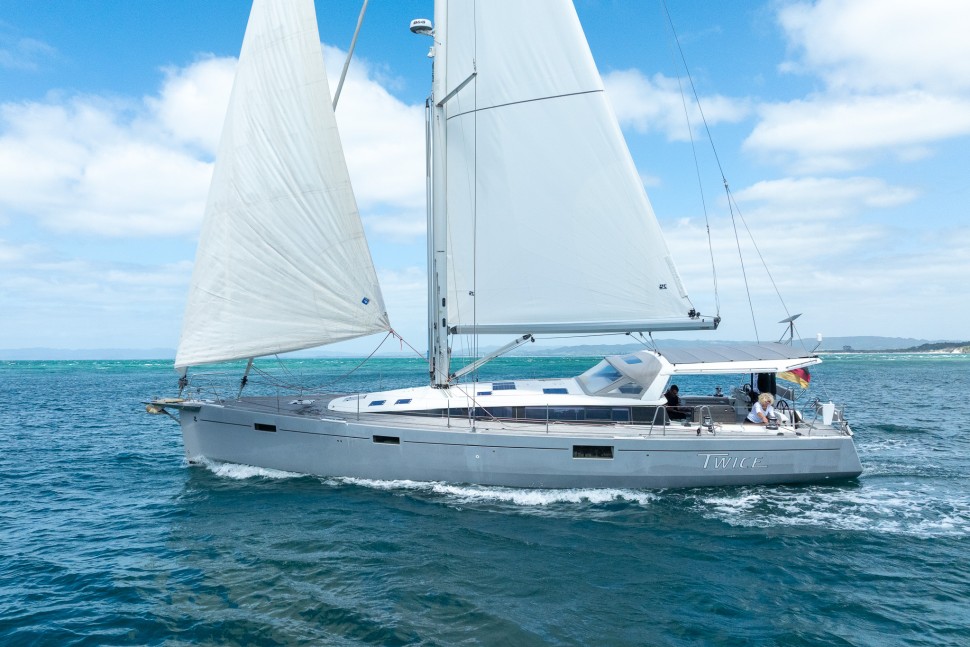 01 beneteau sense 51 twice sailing profile2