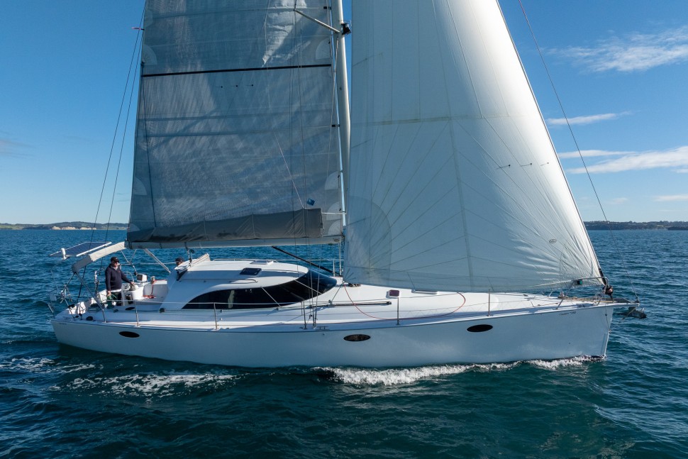 01 elliott tourer 1350 favourite port profile sailing