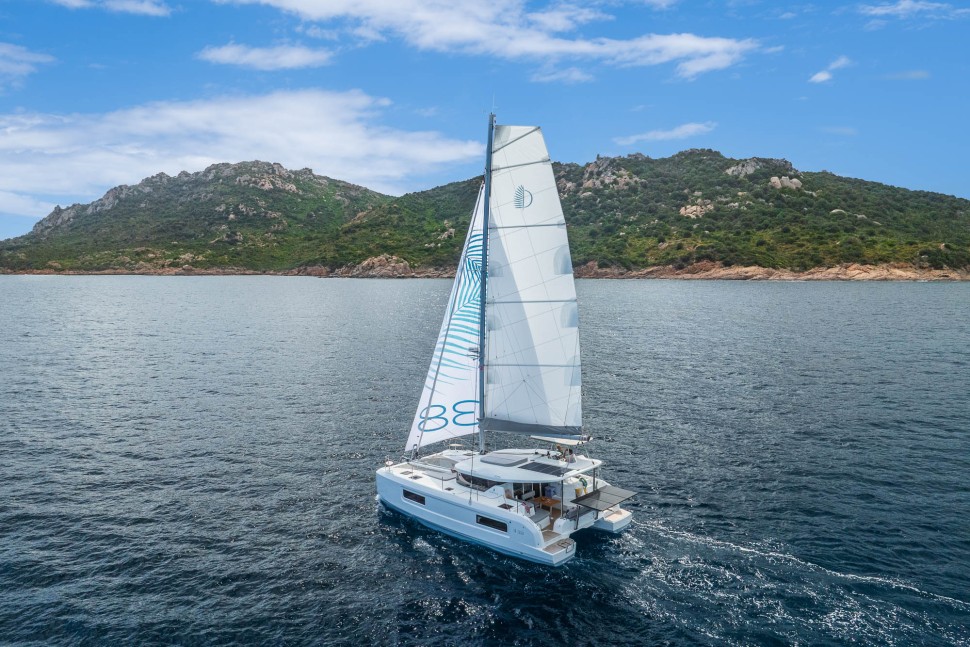01 lagoon 38 sailing bow view