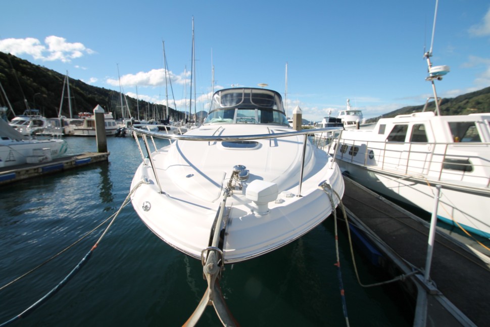 02 sea ray bow
