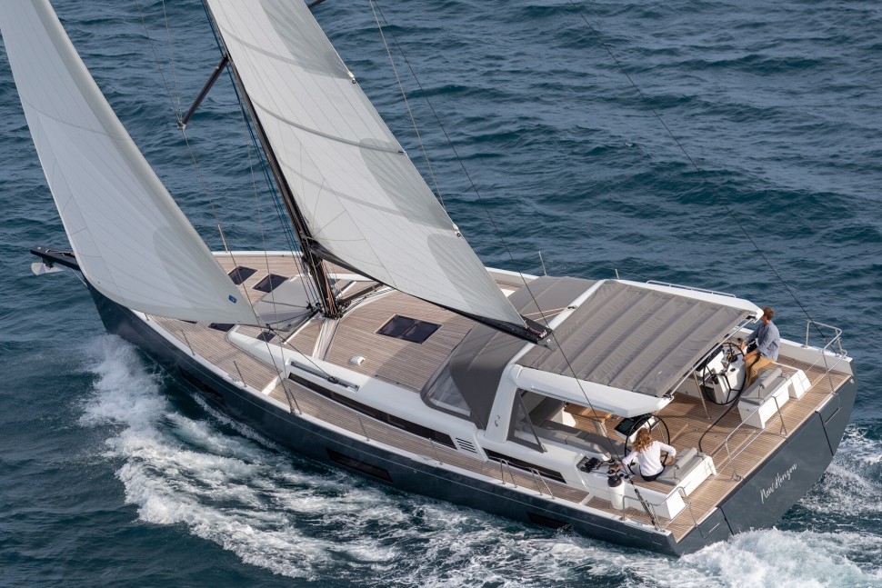 04. OceanisYacht60 Exterior