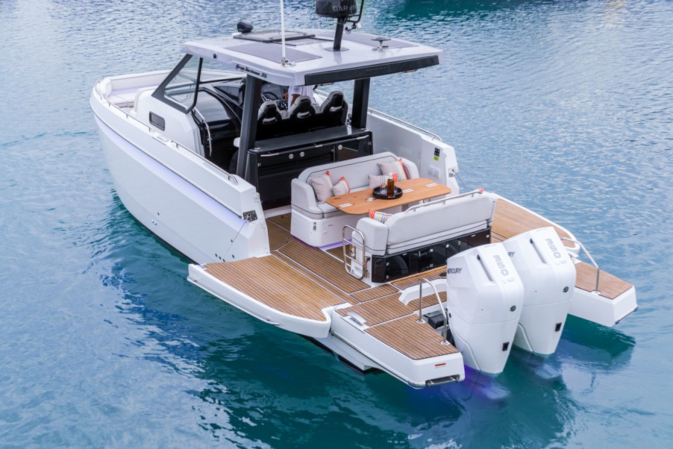 06 beneteau gran turismo 35 aft cockpit aerial dinette