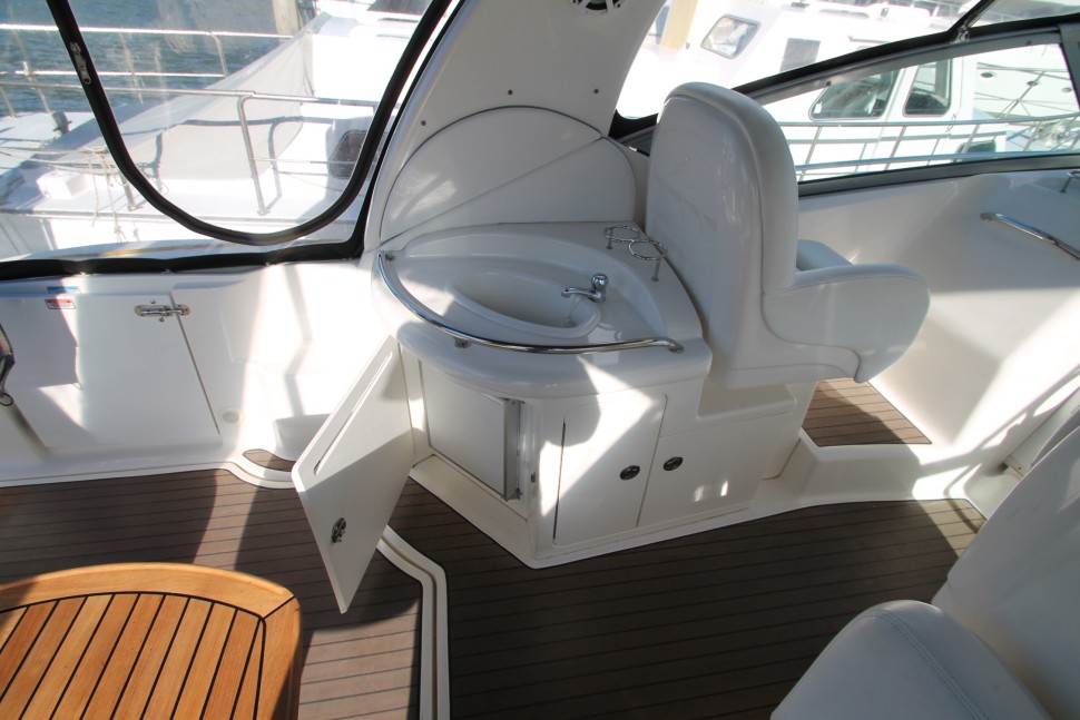 06 sea ray wet bar
