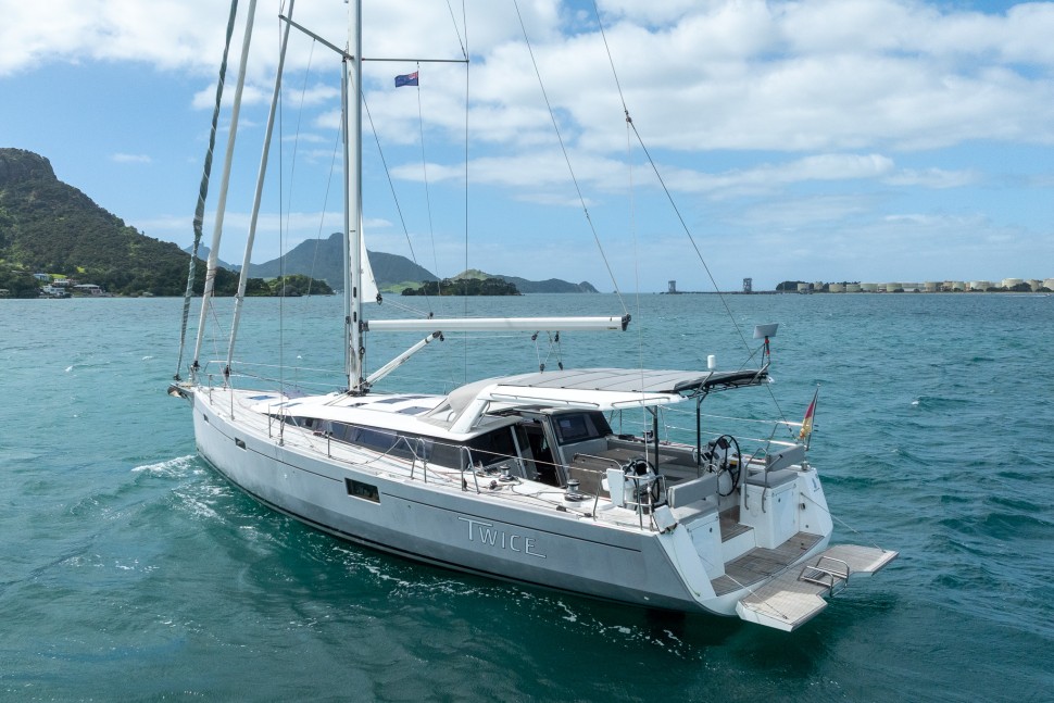 07 beneteau sense 51 twice swim platform