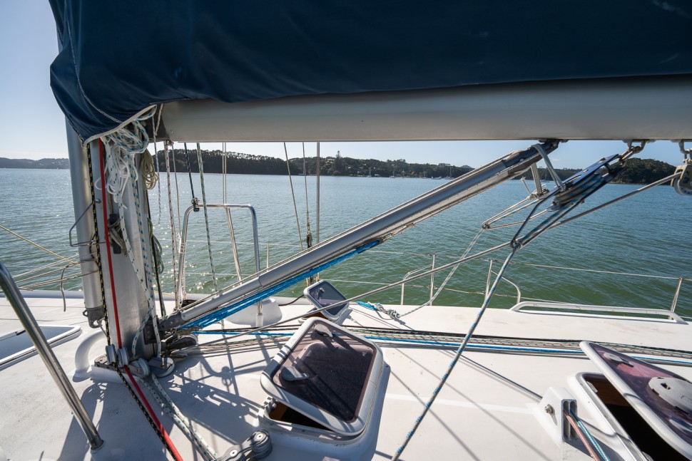07 ovni 395 rocksteady foredeck mast base