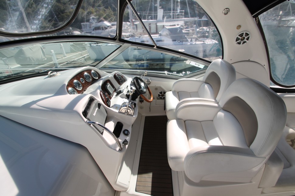 08 sea ray helm seats