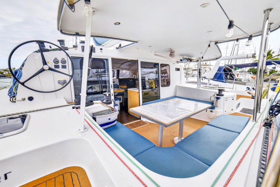 09 outremer 45 catamaran cockpit seating table helm