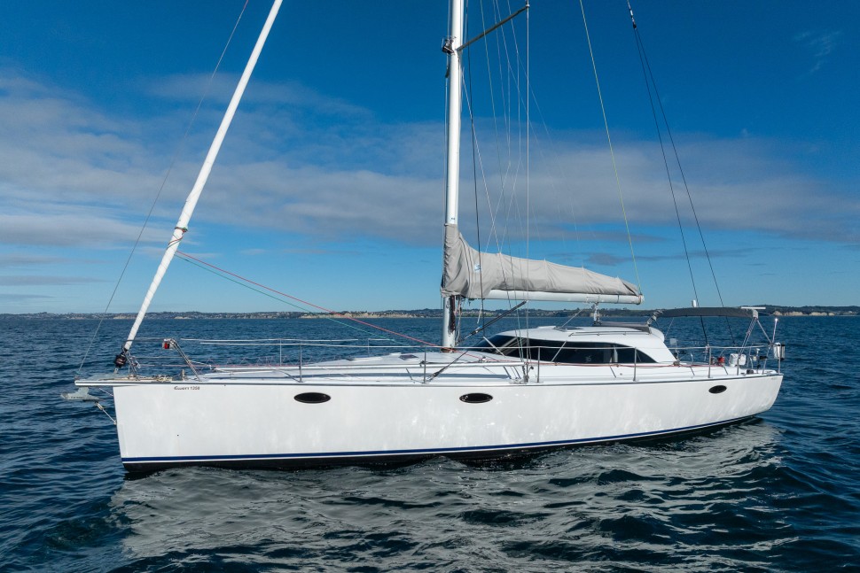 10 elliott tourer 1350 favourite starboard profile wide