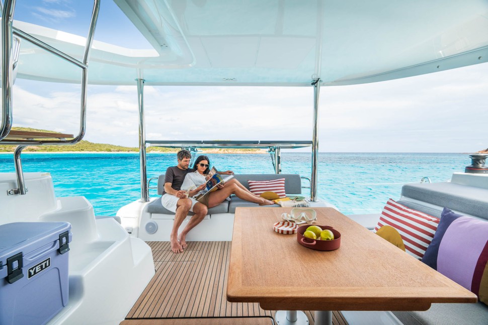 11 lagoon 38 exterior cockpit seating